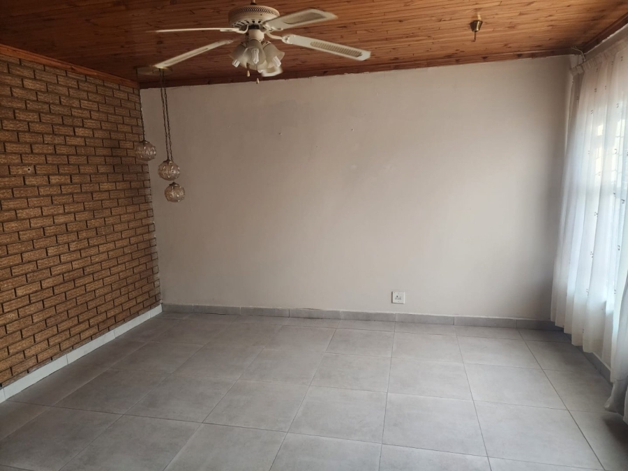4 Bedroom Property for Sale in Pellissier Free State